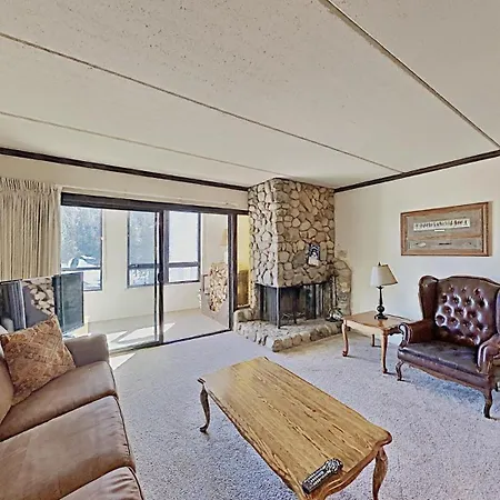 Comfortable Cozy 2 Bedroom Condo With Loft!